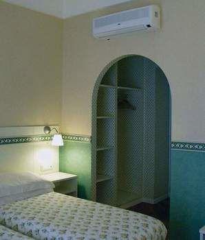 Migdal Palace Apartment
